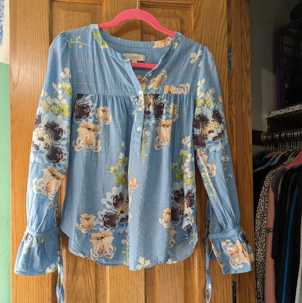 Loft blouse size small